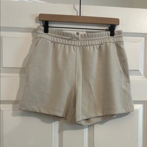 Lululemon Softstreme Shorts in Bone